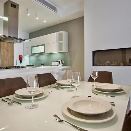 Malta's Stylish In المليحة